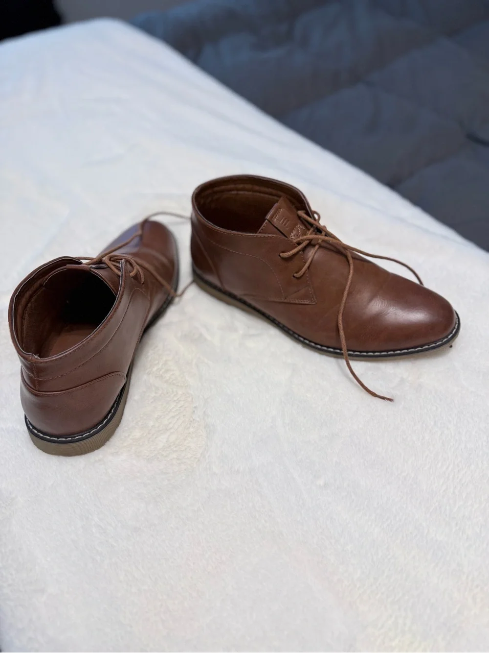 London Fog Men's Brown Leather Chukka Boots - Smooth Tan-Brown Finish